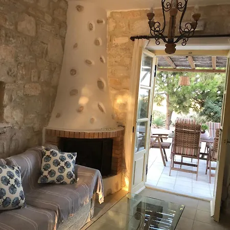 Filizi-naousa Cycladic House נאוסה