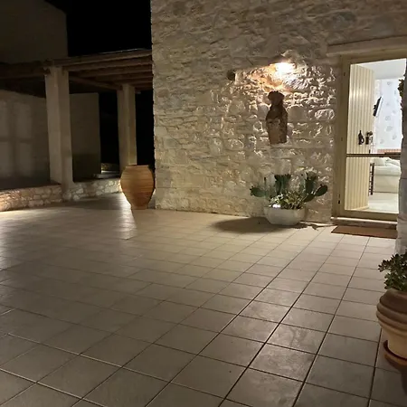 Filizi-naousa Cycladic House *